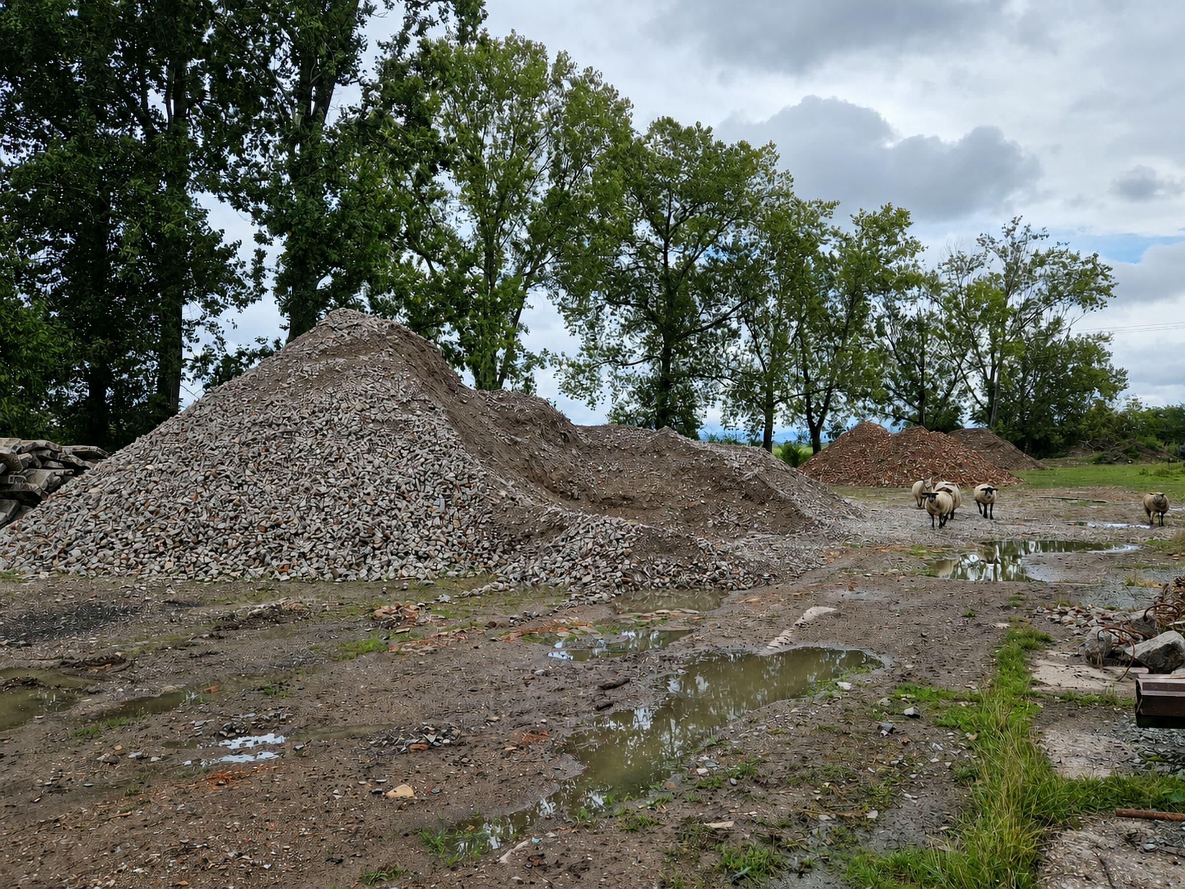 Stavební materiál v areálu AM Construkt